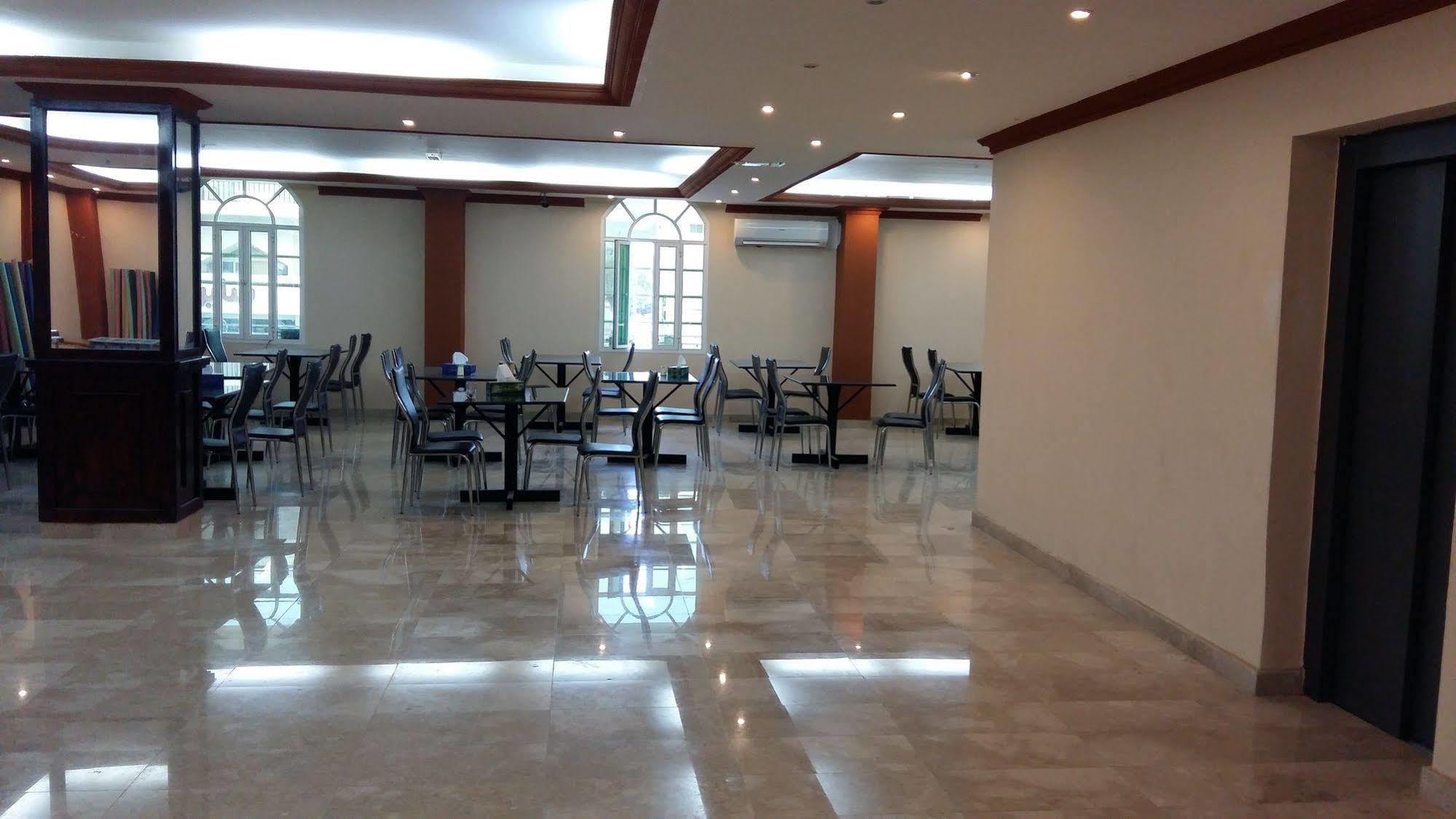 Wādī Kabīr Majestic Hotel מראה חיצוני תמונה